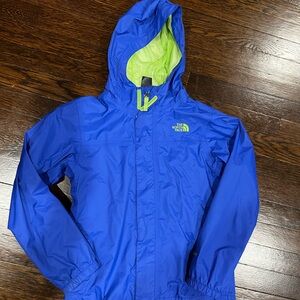 The North Face rain jacket/windbreaker. Excellent condition. Youth 10/12.
